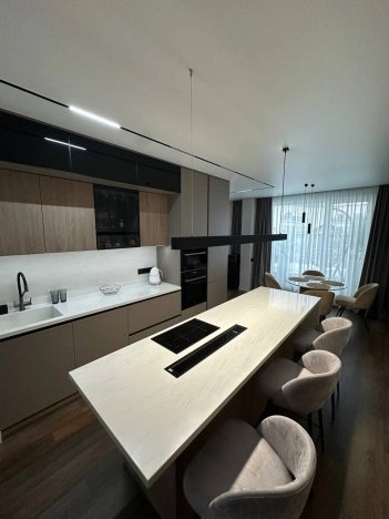 Купить трехкомнатную квартиру в Новосибирске. Вариант № 805514, 13, площадь -  квм, цена 23000000 рублей