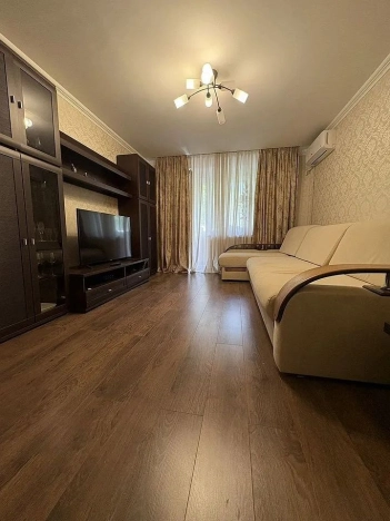 Купить однокомнатную квартиру в Ростовской области. Вариант № 527075, 1, площадь -  квм, цена 5780000 рублей