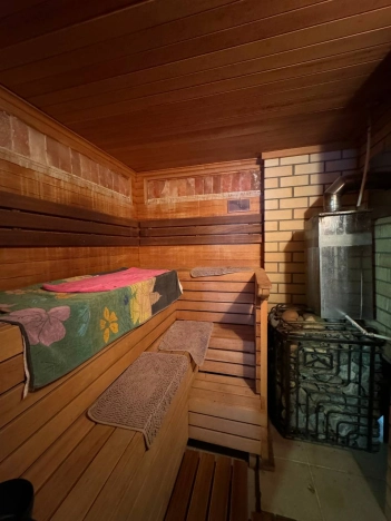 Купить дом в Микрорайоне Прометей, Октябрьский в Октябрьском. Вариант № 4837, 21, площадь -  квм, цена 11000000 рублей