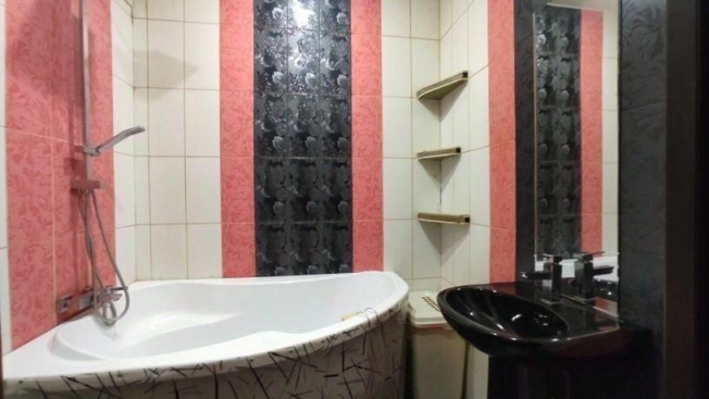 Купить двухкомнатную квартиру в Омске. Вариант № 2055491, 16, площадь -  квм, цена 5100000 рублей