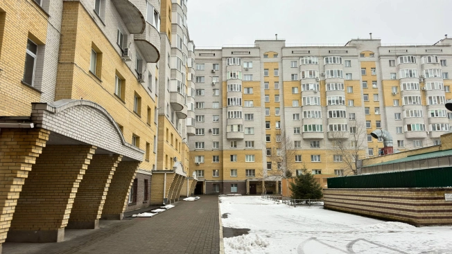 Купить квартиру в Омске. Вариант № 10199638, 32, площадь -  квм, цена 8365000 рублей