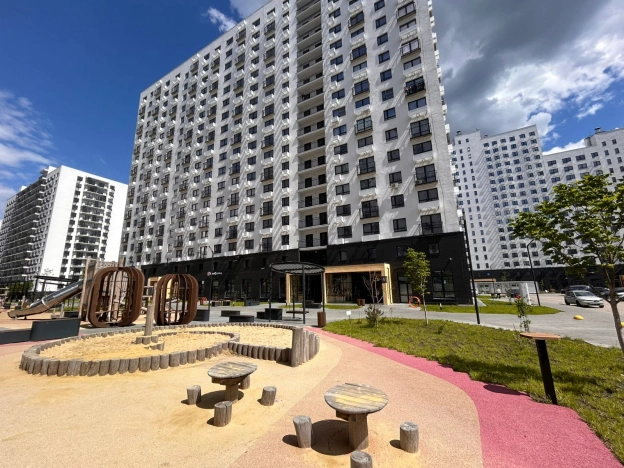 Купить трехкомнатную квартиру на вторичке в ЖК Жилой комплекс "Лугометрия" в Пензе. Вариант № 43725, 15, площадь -  квм, цена 6000000 рублей