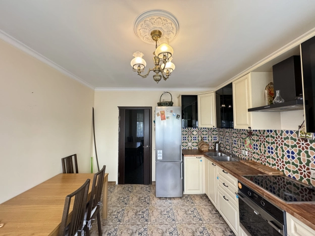 Купить квартиру на вторичке в Москве. Вариант № 4467, 1, площадь -  квм, цена 19799999 рублей