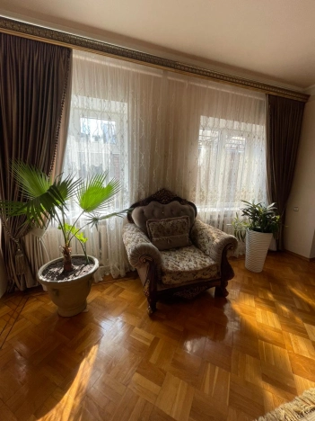 Купить дом на улице Карла Маркса в Краснодаре. Вариант № 28496, 3, площадь -  квм, цена 33000000 рублей