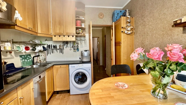 Купить квартиру на улице Комсомольская в Южно-Сахалинске. Вариант № 44358, 9, площадь -  квм, цена 10800000 рублей