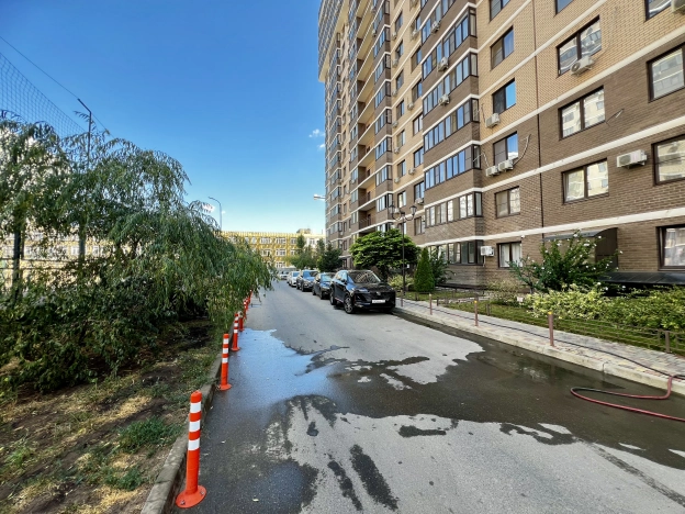 Купить двухкомнатную квартиру на улице Ярославская в Краснодаре. Вариант № 38150, 6, площадь -  квм, цена 6350000 рублей