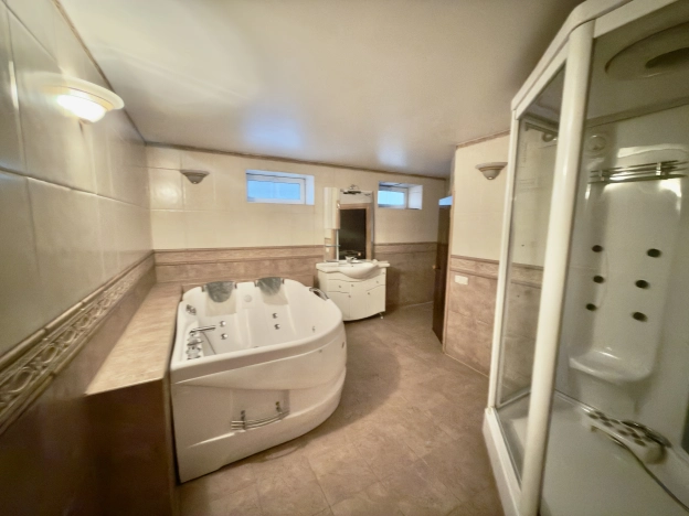 Купить дом в Москве. Вариант № 9958474, 24, площадь -  квм, цена 115000000 рублей