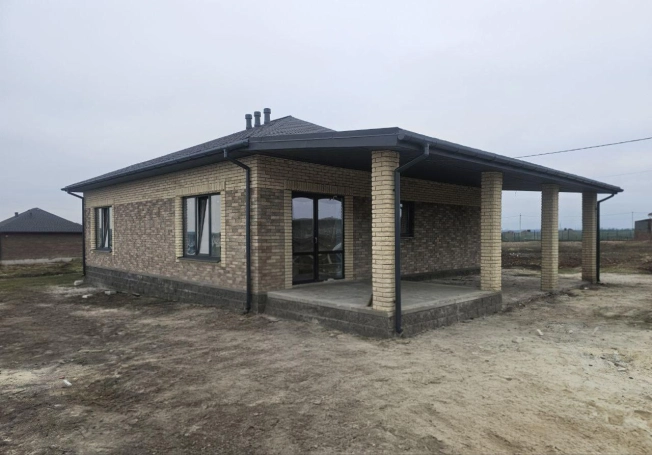 Купить дом в Строителе. Вариант № 10706358, 4, площадь -  квм, цена 9700000 рублей