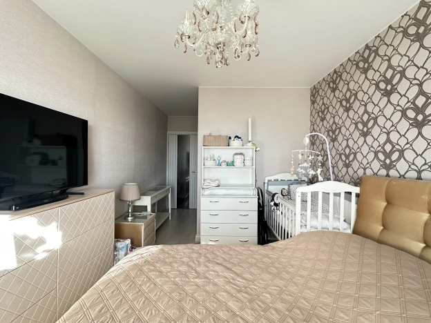 Купить трехкомнатную квартиру в районе Приморский в Санкт-Петербурге. Вариант № 7172743, 11, площадь -  квм, цена 18000000 рублей