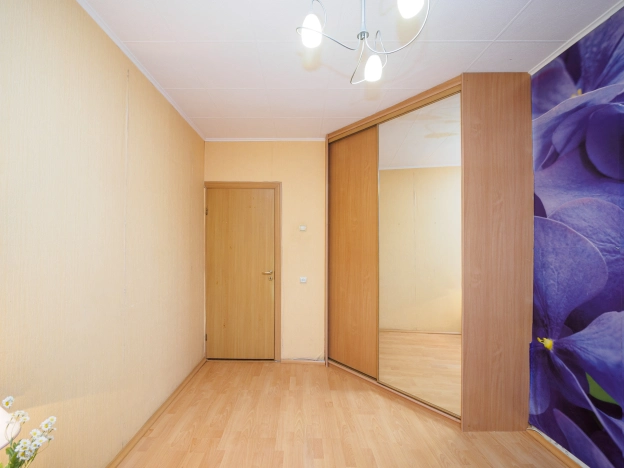 Купить квартиру в Омске. Вариант № 9303615, 13, площадь -  квм, цена 6400000 рублей