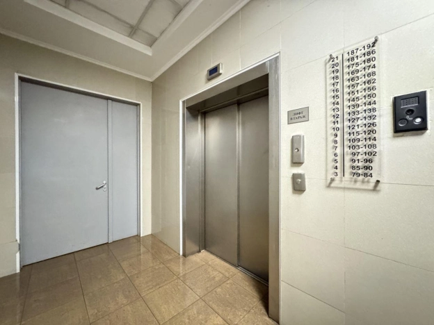 Купить квартиру в Москве. Вариант № 9944975, 37, площадь -  квм, цена 59500000 рублей