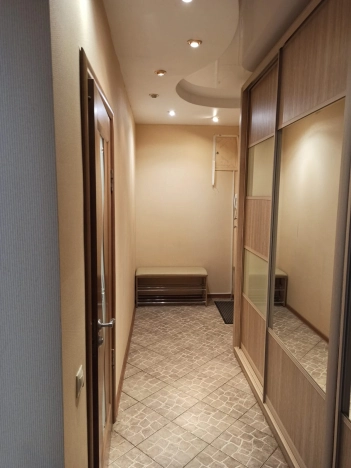 Купить трехкомнатную квартиру на улице Жилмассив в Новосибирской области. Вариант № 9572004, 1, площадь -  квм, цена 8137000 рублей