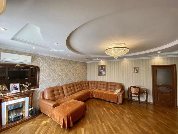 Купить пятикомнатную квартиру в Нижегородской области. Вариант № 2893384, 9, площадь -  квм, цена 48000000 рублей