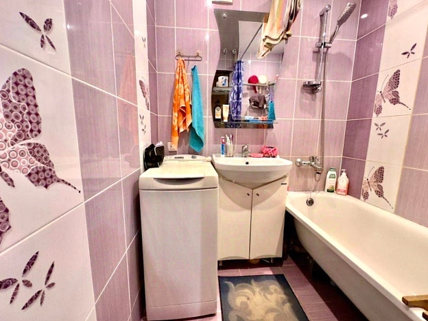 Купить четырехкомнатную квартиру в Волгограде. Вариант № 9107767, 10, площадь -  квм, цена 6200000 рублей