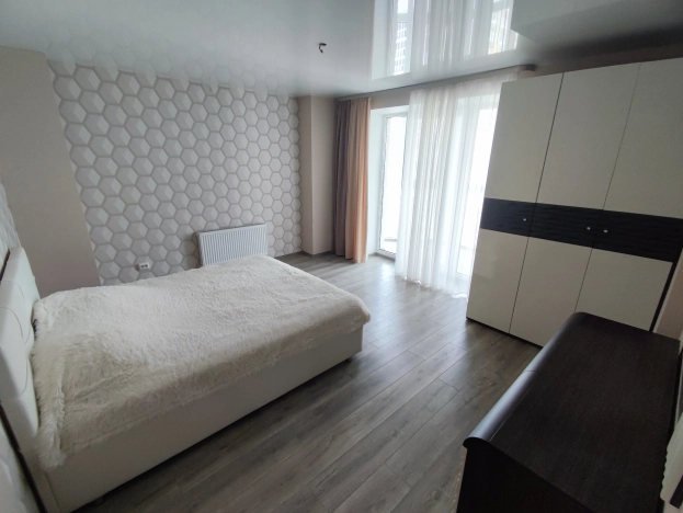 Купить трехкомнатную квартиру в районе Железнодорожный в Воронеже. Вариант № 42245, 19, площадь -  квм, цена 13500000 рублей