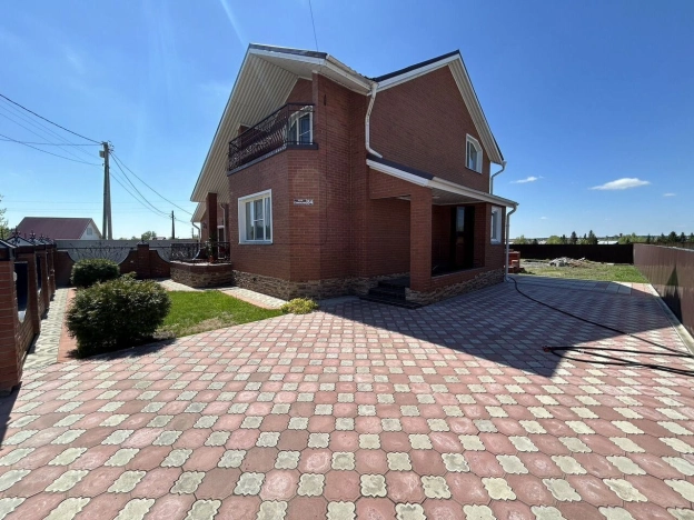 Купить дом в Алтайском крае. Вариант № 3823951, 8, площадь -  квм, цена 10500000 рублей