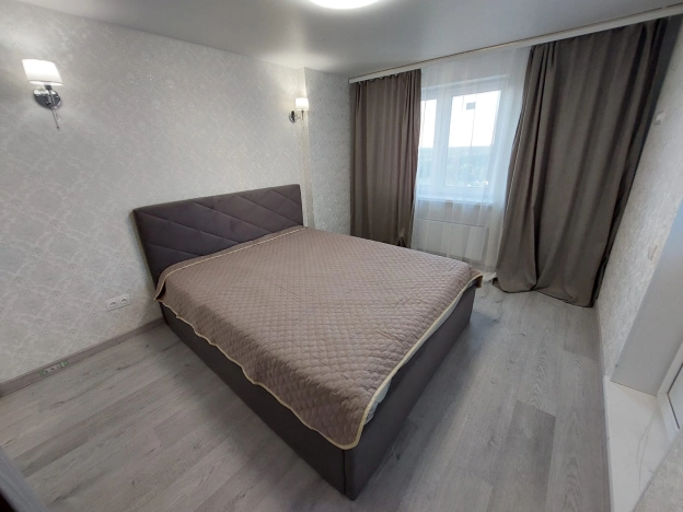 Купить трехкомнатную квартиру в Пушкине. Вариант № 8348, 10, площадь -  квм, цена 9800000 рублей