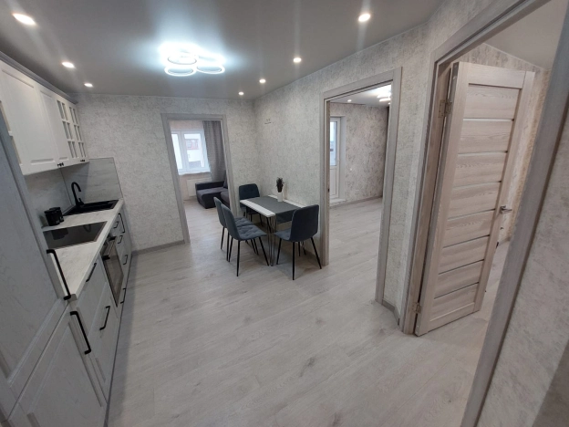 Купить трехкомнатную квартиру в Пушкине. Вариант № 5296, 5, площадь -  квм, цена 9800000 рублей