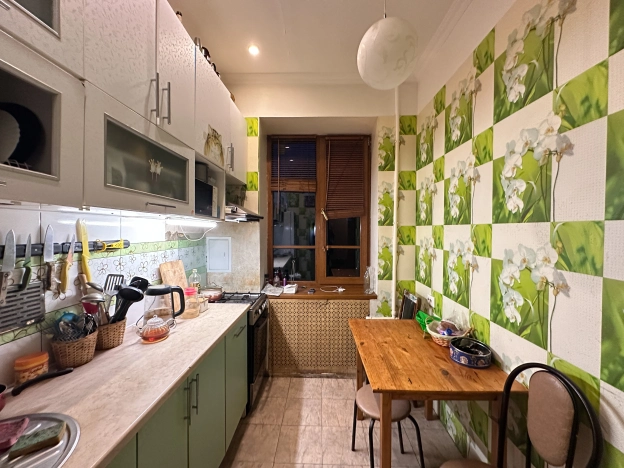 Купить трехкомнатную квартиру в районе Выборгский в Санкт-Петербурге. Вариант № 3918625, 8, площадь -  квм, цена 13700000 рублей