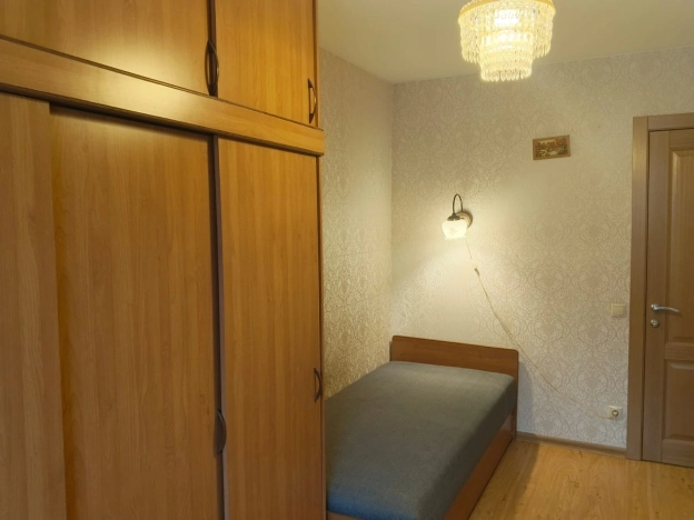 Купить трехкомнатную квартиру на улице Илимская в Москве. Вариант № 10770679, 6, площадь - квм, цена 8300000 рублей