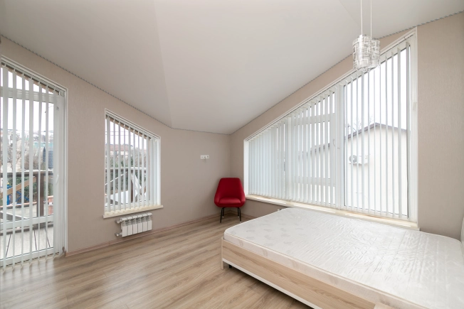 Купить дом в Севастополе. Вариант № 9693950, 21, площадь -  квм, цена 19000000 рублей