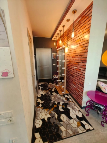 Купить однокомнатную квартиру на вторичке в Московской области. Вариант № 3948717, 10, площадь -  квм, цена 6300000 рублей