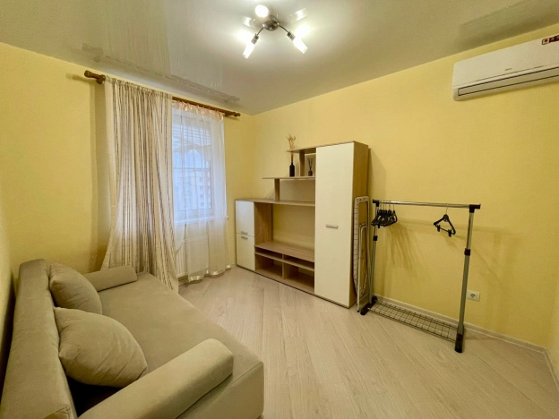 Купить квартиру на улице Университетский проспект в Волгограде. Вариант № 9879358, 1, площадь -  квм, цена 4890000 рублей