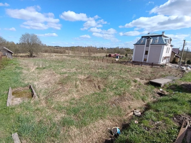 Купить земельный участок в Новгородской области. Вариант № 172312, 7, площадь -  квм, цена 1400000 рублей