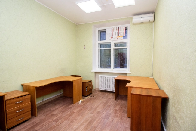 Снять коммерческую недвижимость свободного назначения в районе Якиманка в Москве. Вариант № 9796844, 30, площадь -  квм, цена 100000 рублей