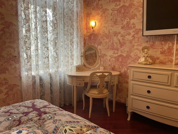 Купить пятикомнатную квартиру в Санкт-Петербурге. Вариант № 49123, 18, площадь -  квм, цена 135000000 рублей