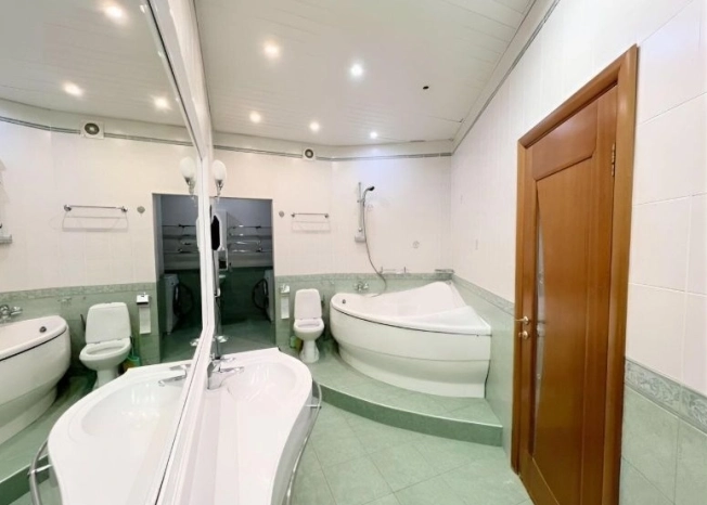 Купить квартиру в Москве. Вариант № 9178285, 5, площадь - квм, цена 38900000 рублей