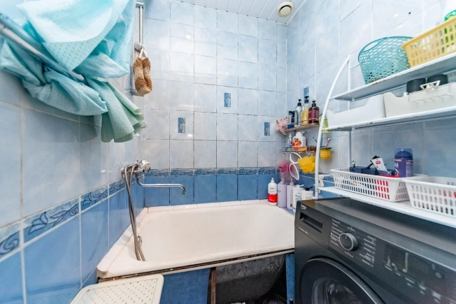 Купить трехкомнатную квартиру на улице Малоохтинский проспект в Санкт-Петербурге. Вариант № 8638490, 13, площадь -  квм, цена 8000000 рублей