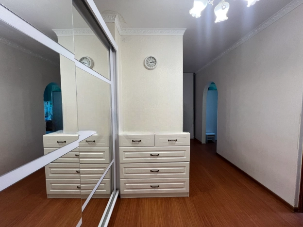 Купить однокомнатную квартиру в районе Московский в Калининграде. Вариант № 5523620, 13, площадь -  квм, цена 4390000 рублей