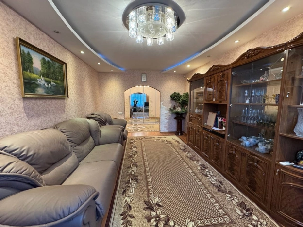 Купить трехкомнатную квартиру в Микрорайоне Ключи в Воронеже. Вариант № 10475441, 2, площадь - квм, цена 9500000 рублей