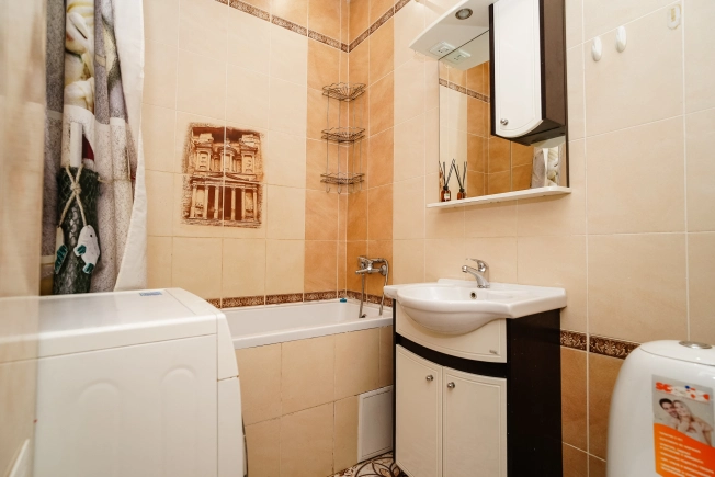 Купить трехкомнатную квартиру в Омске. Вариант № 3280433, 13, площадь -  квм, цена 8200000 рублей