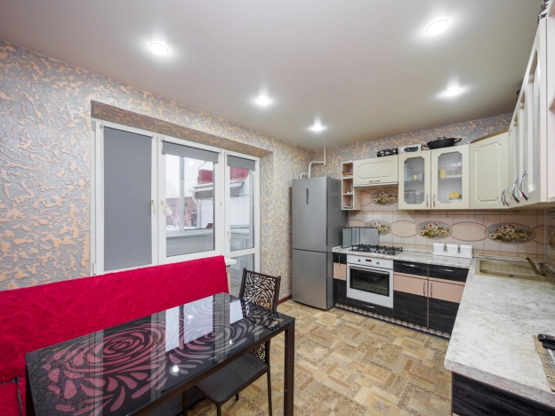 Купить двухкомнатную квартиру в Омске. Вариант № 9015730, 0, площадь -  квм, цена 7100000 рублей