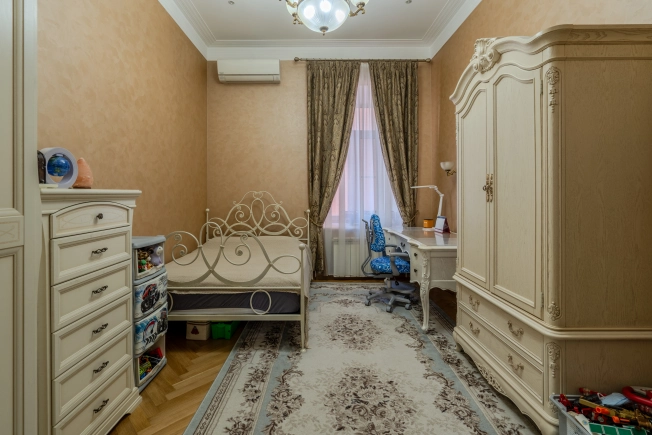 Купить квартиру в Москве. Вариант № 2875093, 8, площадь - квм, цена 95000000.0000 рублей