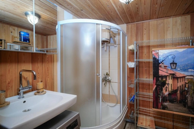 Купить коммерческую недвижимость в Омске. Вариант № 46073, 11, площадь -  квм, цена 26000000 рублей