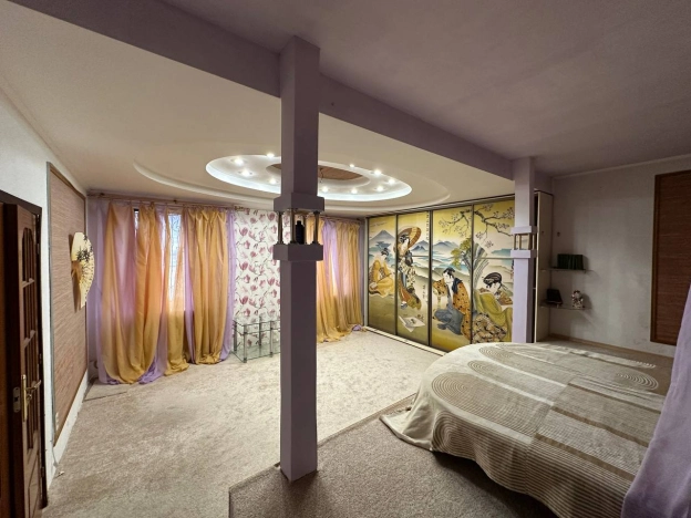 Купить четырехкомнатную квартиру в Иванове. Вариант № 19032, 28, площадь -  квм, цена 13700000 рублей