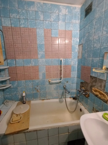 Купить трехкомнатную квартиру в Микрорайоне 8-й, Элиста в Элисте. Вариант № 34801, 8, площадь -  квм, цена 5000000 рублей