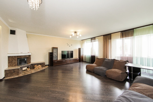 Купить четырехкомнатную квартиру в Калининграде. Вариант № 4922, 2, площадь -  квм, цена 16990000 рублей