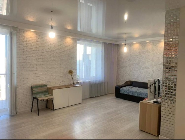 Купить трехкомнатную квартиру на улице Красный проспект в Новосибирске. Вариант № 6137474, 3, площадь -  квм, цена 14000000 рублей