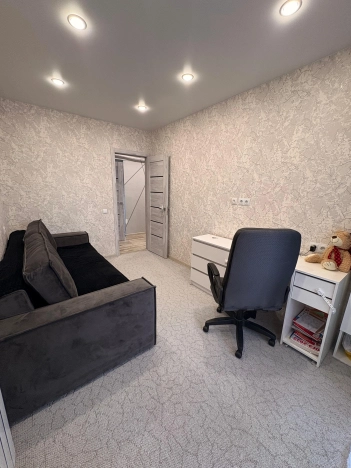 Купить трехкомнатную квартиру на улице Связистов в Новосибирске. Вариант № 6960, 4, площадь -  квм, цена 5800000 рублей