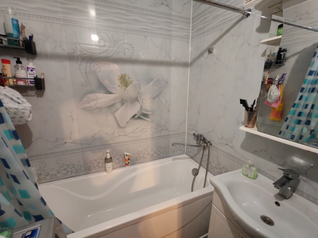 Купить двухкомнатную квартиру в Лакинске. Вариант № 16061, 10, площадь -  квм, цена 3200000 рублей