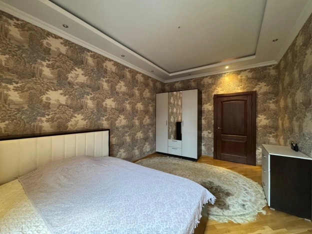 Купить квартиру в Москве. Вариант № 8428512, 9, площадь -  квм, цена 21950000 рублей