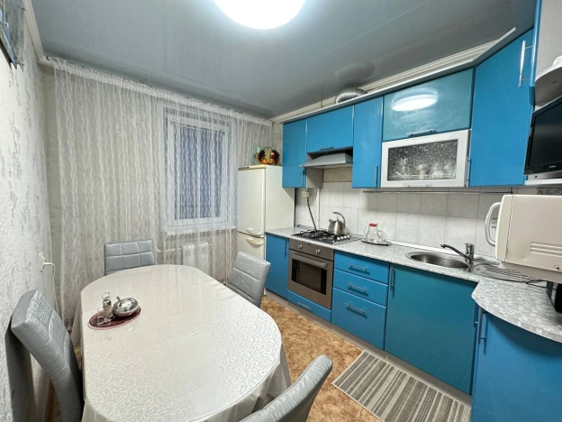 Купить трехкомнатную квартиру в Республике Татарстан (татарстан). Вариант № 27982, 14, площадь -  квм, цена 5800000 рублей