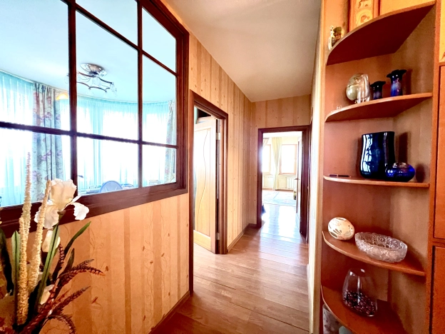 Купить трехкомнатную квартиру в ЮЗАО в Москве. Вариант № 24229, 22, площадь -  квм, цена 33000000 рублей