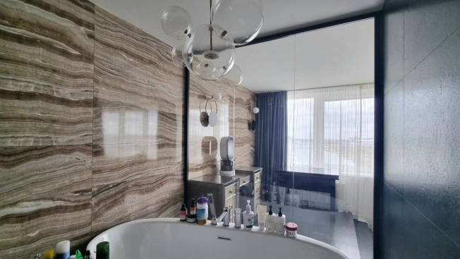 Купить трехкомнатную квартиру в Ростовской области. Вариант № 8760875, 19, площадь -  квм, цена 36500000 рублей