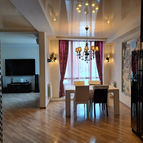 Купить трехкомнатную квартиру в Омске. Вариант № 22902, 2, площадь -  квм, цена 13000000 рублей