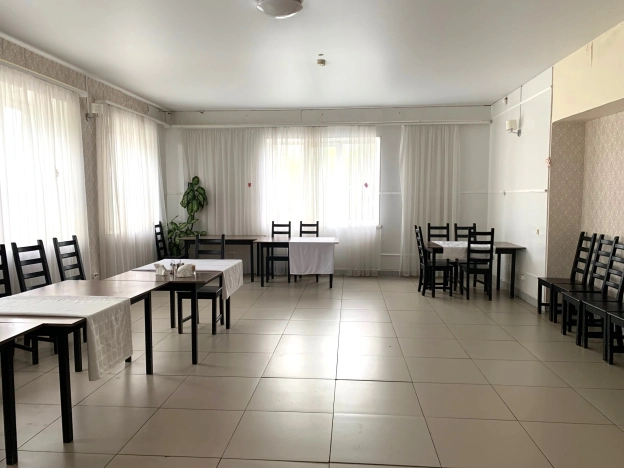 Снять коммерческую недвижимость свободного назначения на улице Коммунистическая в Новосибирске. Вариант № 4285, 4, площадь -  квм, цена 110000 рублей